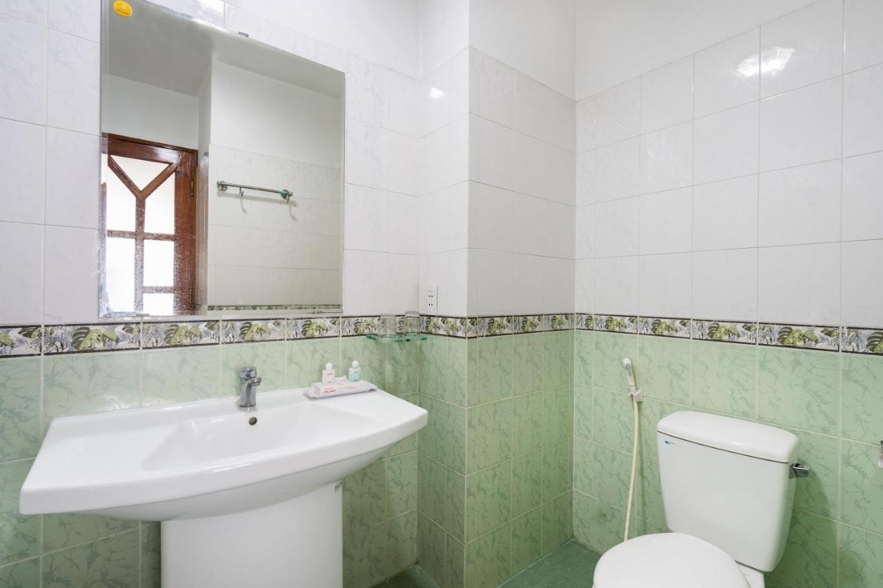 Hotel Khach San Hong Phat Ho Chi Minh City